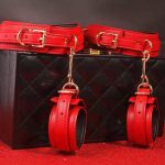 OEM Furry Plush Leather Handcuffs Adult Erotic BDSM Restraint Shackle Devices SM Bondage Handcuff Gear - 图片 3