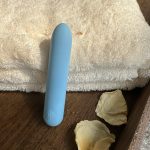 Liquid Silicone Mini Rechargeable Personal G Spot Bullet Massager Vibrator for Women Panty Bullet Vibrator - 图片 6