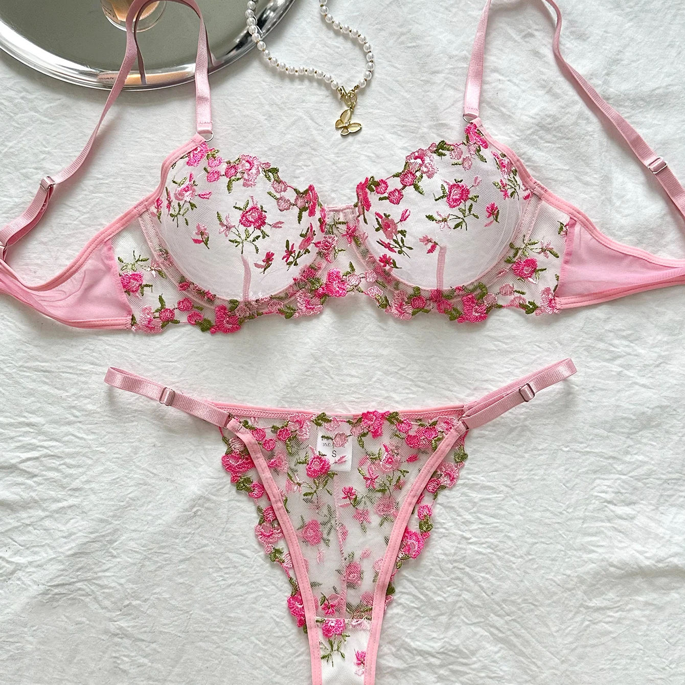 main_pic_0-499 Romantic Pink Lace Bra and Thong Showcasing Vibrant Floral Details Floral Lace Babydoll Nightwear Erotic G-string Sleepwear Set - 图片 1