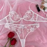 White Color Lady Sexy Costumes Bra and Panty Night Visible Underwear