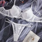 Wholesale Sexy White Lace Exotic Lingerie Set for Women Bralette G-String Panty with Crocheted Lace Decoration Custom Logo