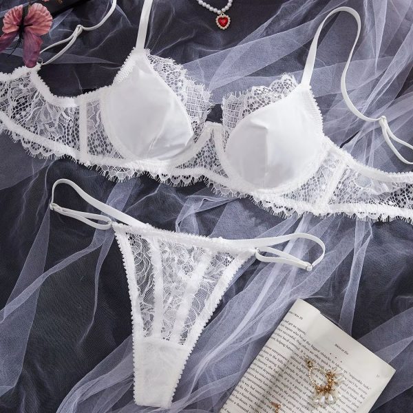 Wholesale Sexy White Lace Exotic Lingerie Set for Women Bralette G-String Panty with Crocheted Lace Decoration Custom Logo