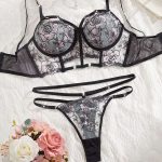 Women's Sexy Lingerie Large Rose Design Black Collision Elegant Sexy Highlighting Waist Paired with Lace and Bow Decoration