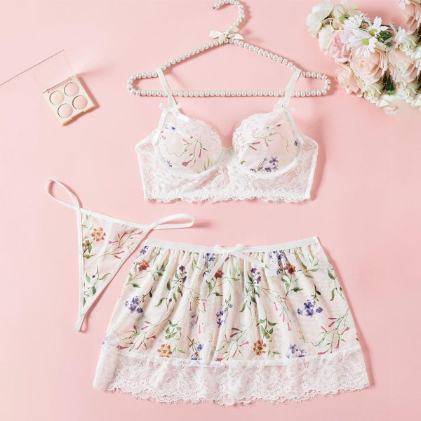 Hot-Selling Sexy Three-Piece Lingerie Set Floral Contrast Bra Low-Rise Short Skirt Thong Lace Trim Push-Up Playful Cute Style