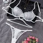 Manufacturers Erotic Lingerie Set Sexy See-Through Pink Mesh Heart Embroidery Gathered Bra Set for Women Sexy Underwear Set