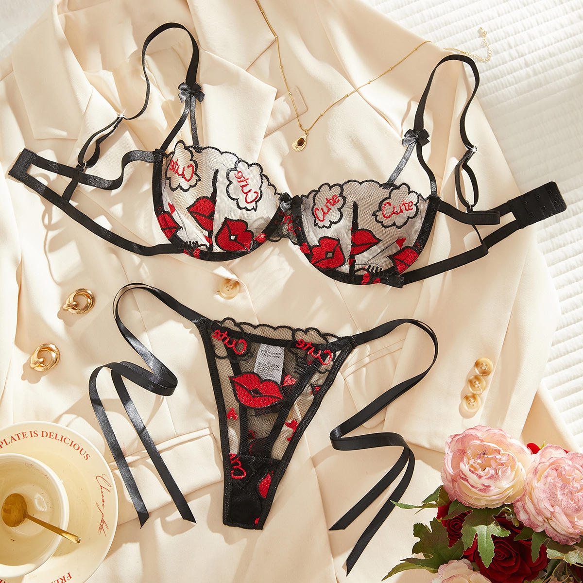 main_pic_0-731 Professional Women's Sexy See-Through Pink Mesh Heart Embroidery Lingerie Set Lace Decorated Gathered Bra and Underwear Set - 图片 1