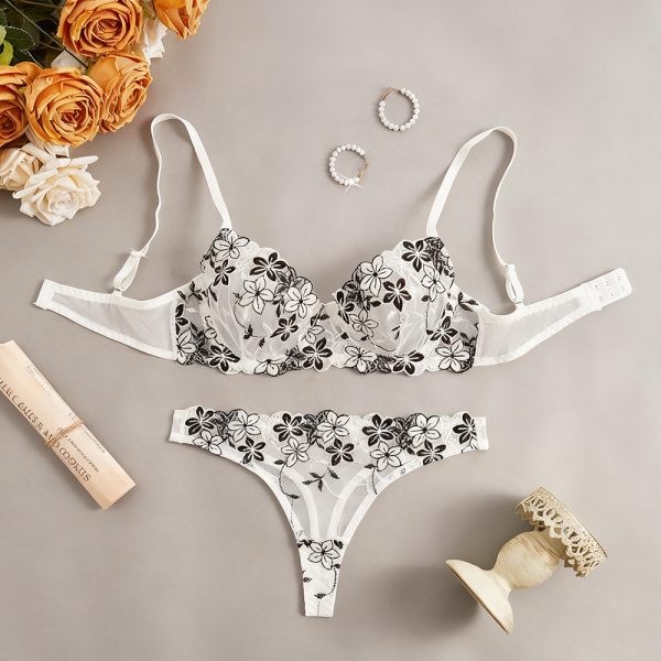 High Quality Women Sexy Costumes Teddy Lingerie New Product Women Bra Sexy Set Hot Lace Bra and Panties Underwear