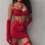 A New European and American Feather Lace Sexy Lingerie Set That Gathers Steel Rings and Lifts the Buttocks - 图片 2