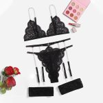 A New Set of European and American Sex Lingerie Featuring Intricate Cross-lace Stitching and Hollowed-out Designs - 图片 2