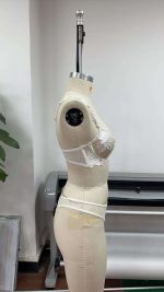 Women's Sexy White Lingerie Set for Women Strappy Bralette G-String Panty Crocheted Lace Decoration Logo - 图片 2