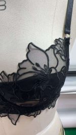 Pure Desire Triangle Style Sexy Lingerie Set Embroidered Lace Mesh Soft Steel Ring Slightly See-Through Jersey Fabric ODM Supply - 图片 2