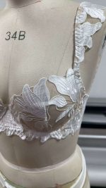 Women's Sexy White Lingerie Set for Women Strappy Bralette G-String Panty Crocheted Lace Decoration Logo - 图片 3