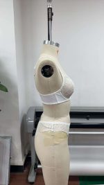 Women's Sexy Lingerie White Exotic Lingerie Set for Women Strappy Bralette G-String Panty with Crocheted Lace Decoration - 图片 4