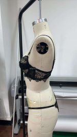 Pure Desire Triangle Style Sexy Lingerie Set Embroidered Lace Mesh Soft Steel Ring Slightly See-Through Jersey Fabric ODM Supply - 图片 4