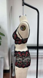 Passionate Uniform Sexual Lingerie Set Embroidered Red Lip Bra Shorts See-Through Black Lace Summer Style Bowed Logo Waist Base - 图片 4