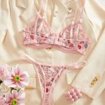 Women's Sexy Convertible Lace Bikini Set Three-Piece Erotic Lingerie with Logo Pattern Bra and Thongs for Summer - 图片 4