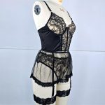 A New Lightweight Black Lace Mesh See-through Patchwork Hosiery Lingerie Set From Europe and America - 图片 5