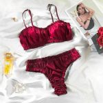 A Popular Minimalist and Sexy Lingerie Set for Women in Europe and America, Featuring Pleated Craftsmanship and Solid Colors - 图片 5