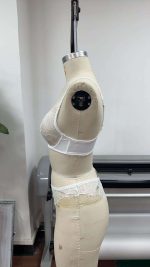 Women's Sexy Lingerie White Exotic Lingerie Set for Women Strappy Bralette G-String Panty with Crocheted Lace Decoration - 图片 5