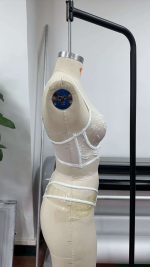 Women's Sexy Lace Eyelash Lingerie Set Beautiful Thin Soft Underwire Fishbone Body-Shaping Vest-style Bra and Panty Set - 图片 5