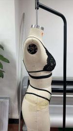 Young Lady's Sexy Black Lace Babydoll Lingerie Set Transparent Underwire Bra Naughty Net Brief Thong Nightwear Made Jersey - 图片 5
