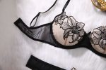 Double Layer Solid Pattern Lingerie Set with Spun Yarn Flower Embroidery Black See-Through Mesh Lace Sexy Logo on Waist - 图片 5