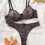 A Sexy, See-through, and Sensual Lingerie Set Featuring a Best-selling Black Fashion Women's Bra From Europe and America - 图片 5