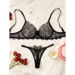 A Lightweight, Hollowed-out, Breathable, and Sexy European and American Lady's Lace-wrapped Halter Bra Set - 图片 7