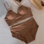 A Thin, Seamless and Simple Bra with a Small Chest and Cross-straps, a Beautiful Back and No Buttons, and a Sexy Lingerie Set - 图片 7