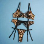 A New European and American Women's Sexy Waist Belt and Romantic Lingerie Set with Steel Rings and Lace - 图片 7